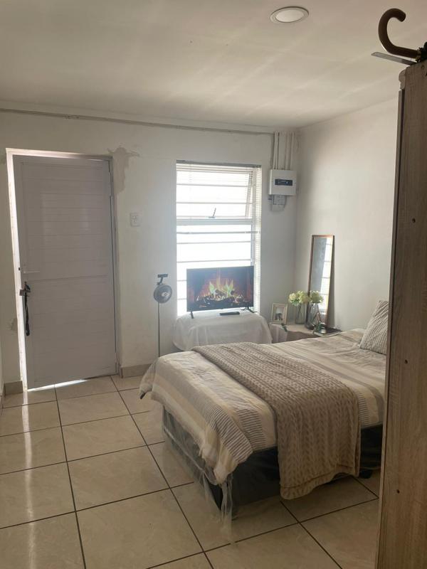 To Let 1 Bedroom Property for Rent in Summerstrand Eastern Cape